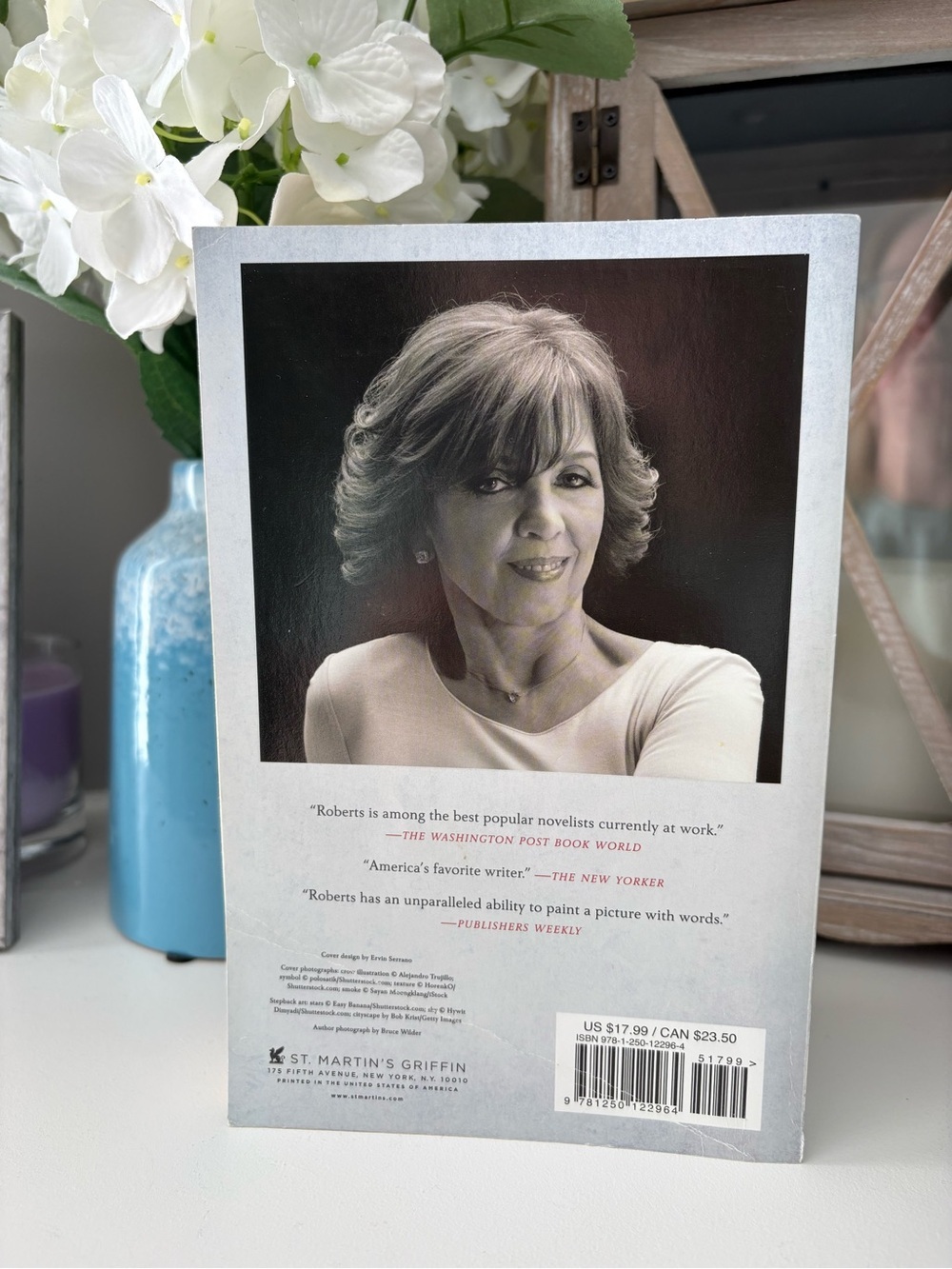 Nora Robert’s Chronicles of The One Year One Trade Paperback Novel - Picture 5 of 5